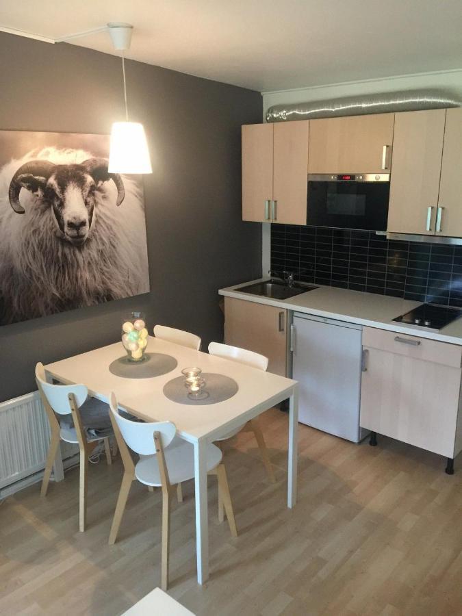 Haellestrand Apartment 32 Stromstad Bagian luar foto